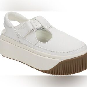 UGG® Women's EZ-Duzzit T-Strap Platform Flats